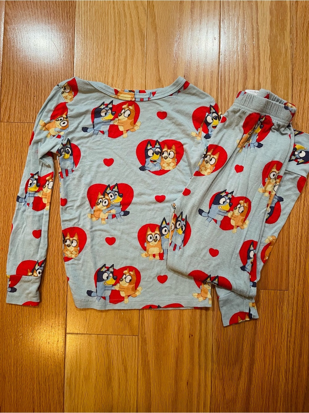 Kids Grey Bluey & Bingo Heart-Print Pajama Set - Grey